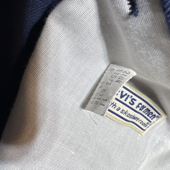 Vintage White Tab Levis Men With A Skosh More Room Navy 549 Jeans 40x32 - Picture 12 of 12